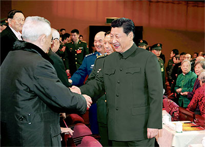 習近平出席，向在座的軍隊老同志，向全軍離退休老干部，致以新春問候和祝福。